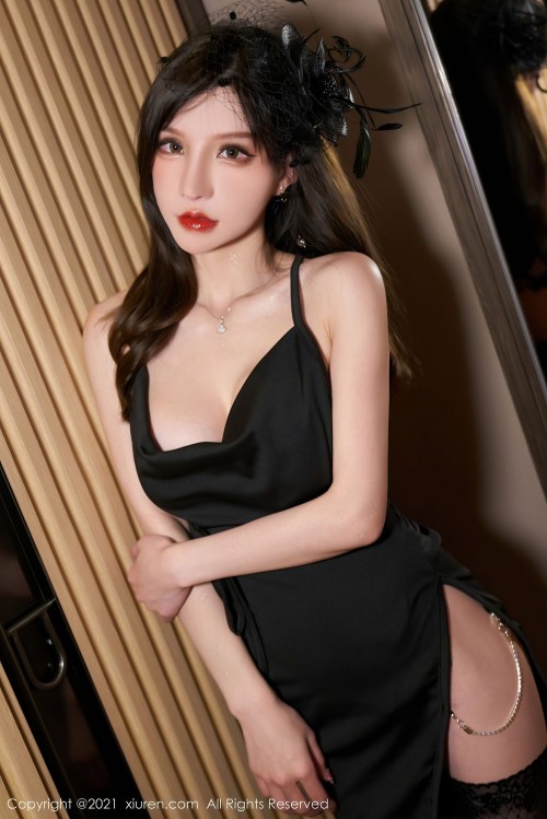 Zhou Yuxi Sandy Gorgeous and Noble Hanging Skirt Costumes Sexy Stockings Girl 4
